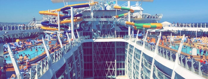 Harmony of the Seas is one of Lieux qui ont plu à Trudy.