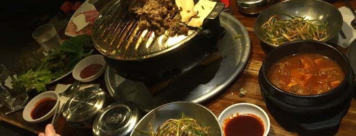 산봉화로구이 is one of Seoul Eats.
