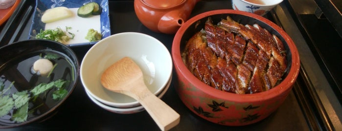 あつた 舟鮨 is one of Locais curtidos por Tamaki.