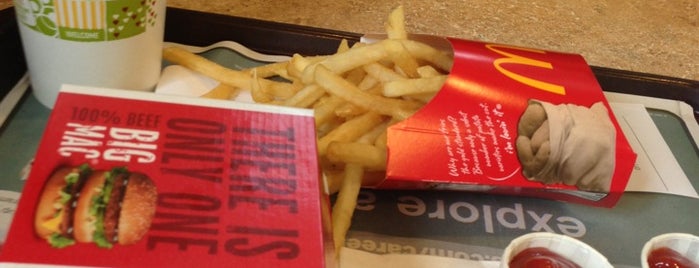 McDonald's is one of Orte, die Caroline 🍀💫🦄💫🍀 gefallen.