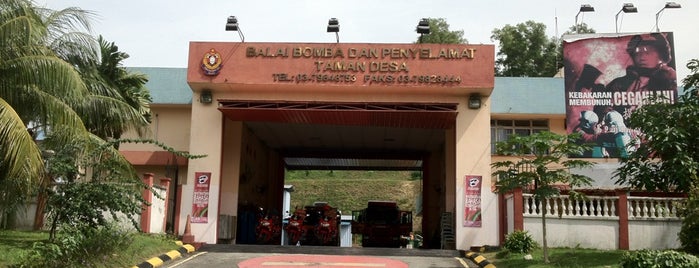 Balai Bomba dan Penyelamat Taman Desa is one of Posti salvati di ꌅꁲꉣꂑꌚꁴꁲ꒒.