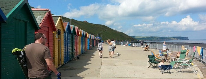 Whitby Beach is one of Carlさんのお気に入りスポット.