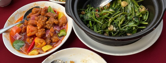 易生发海鲜饭店 is one of Food KL.