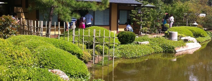 Japanese Garden is one of สถานที่ที่ Andres ถูกใจ.