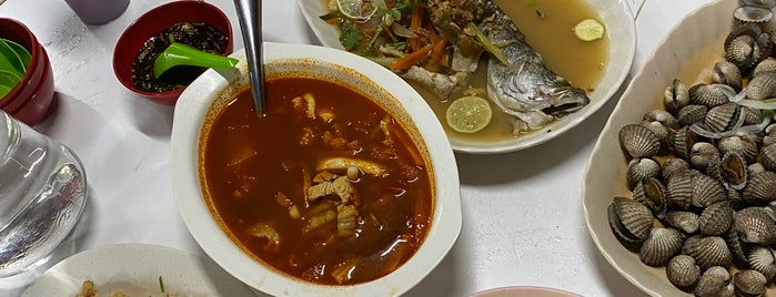 Seaview Seafood Restaurant is one of Things to do in Kuala Selangor.