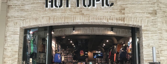 Hot Topic is one of Tempat yang Disukai Beau.