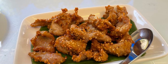 แม่พรซีฟู้ด is one of Phuket's Best Restaurant.