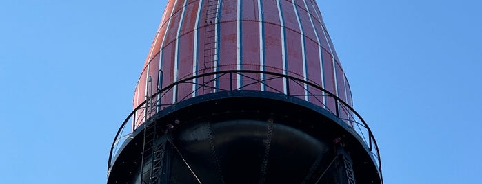 World's Largest Catsup Bottle is one of Weird Landmarks.