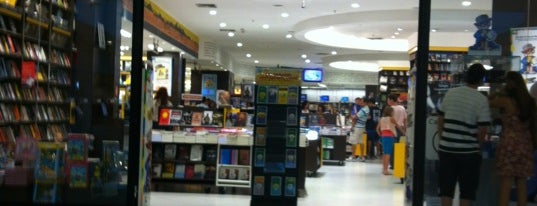 Saraiva Megastore is one of Locais curtidos por Karol.