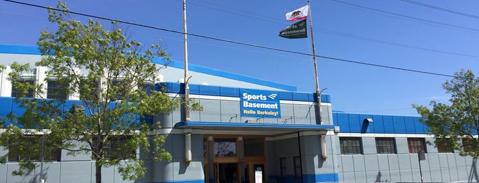 Sports Basement Berkeley is one of สถานที่ที่ Michael ถูกใจ.