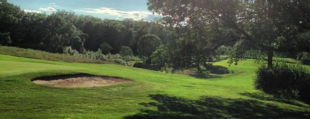 Whitnall Golf Course is one of Tempat yang Disukai Rob.