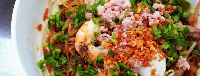 Hủ Tiếu Nhân Quán is one of HoChiMinh foods.