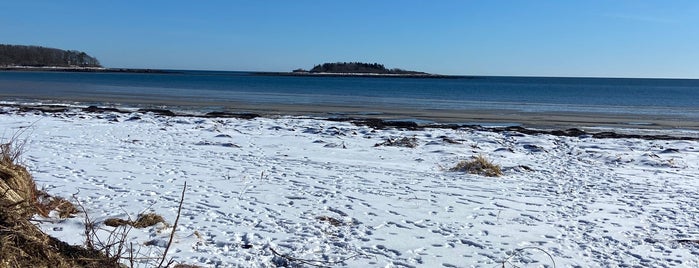 Goose Rocks Beach is one of A-catie-a.