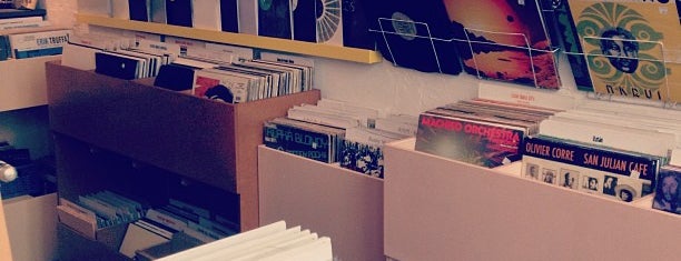 Betino's Record Shop is one of Vinyl.