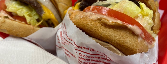 In-N-Out Burger is one of Comida Mxli.