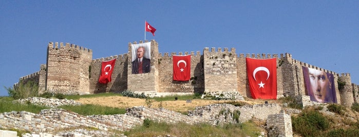 Selçuk (Ayasuluk) Kalesi is one of Lugares favoritos de Mustafa.