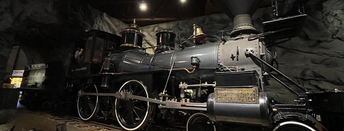 California State Railroad Museum is one of TRVL–WC.