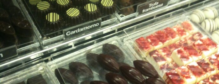 Shokolate Taller de Chocolate is one of Karla Viviana 님이 저장한 장소.