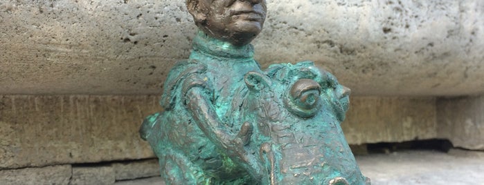 Bodrogi - Süsü szobor is one of Mihály Kolodko's Mini Statues.