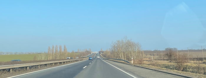 M1 autópálya is one of Hungarian roads.