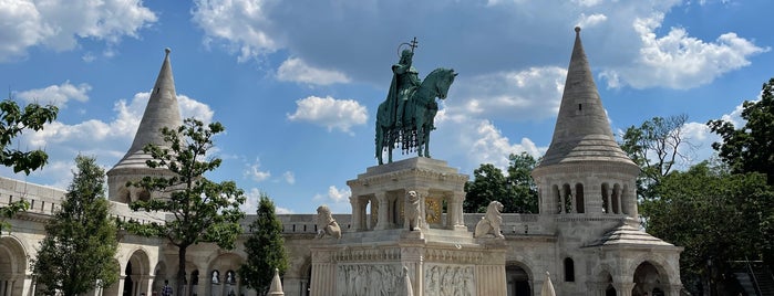 Hunyadi János szobor is one of Будапешт.