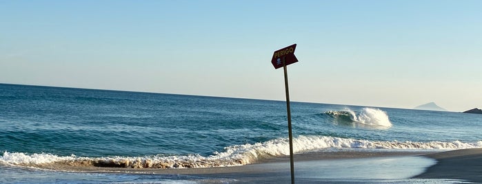 Praia de Maresias is one of Ewerton'un Beğendiği Mekanlar.