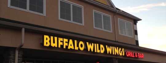Buffalo Wild Wings is one of Locais curtidos por Anthony.