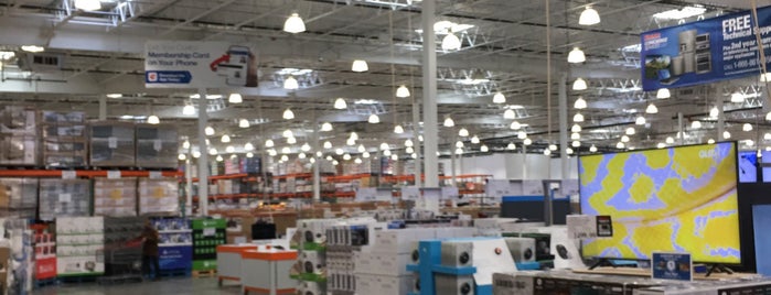 Costco is one of สถานที่ที่ Sandip ถูกใจ.