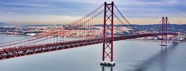 Bridge of the 25th April is one of Lisboa Essentials.