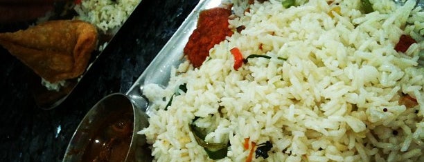 Amrithaa Vegetarian Restaurant is one of Orte, die Vishan gefallen.