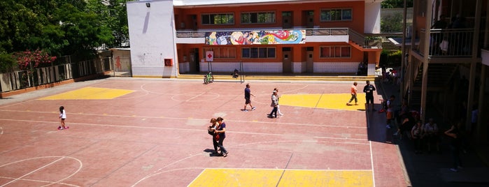 Liceo Andrés Bello is one of Lugares visitados.