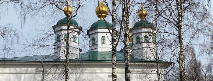 Воскресенский собор is one of Монастыри Вологодской области.