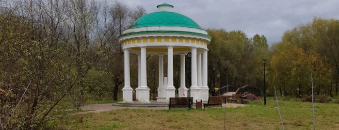 Ротонда «Храм воздуха» is one of Парки.