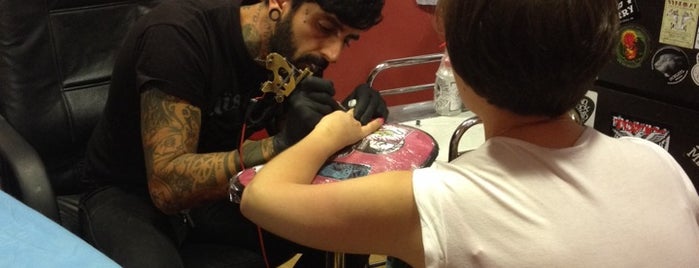 Sun Tattoo is one of Posti che sono piaciuti a Pedro.