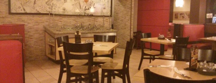 Pizza Hut is one of สถานที่ที่ Andres ถูกใจ.