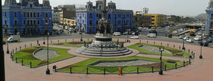 Plaza Dos de Mayo is one of Posti che sono piaciuti a Patricia.