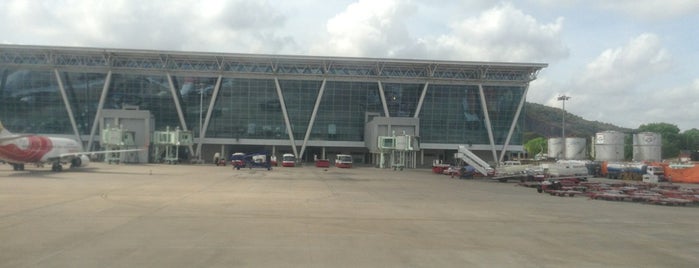 Runway-Chennai Airport is one of Tempat yang Disimpan Abhijeet.