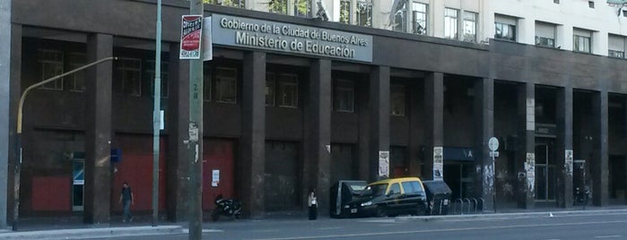 Ministerio de Educación e Innovación de la Ciudad de Buenos Aires is one of สถานที่ที่ Guido ถูกใจ.