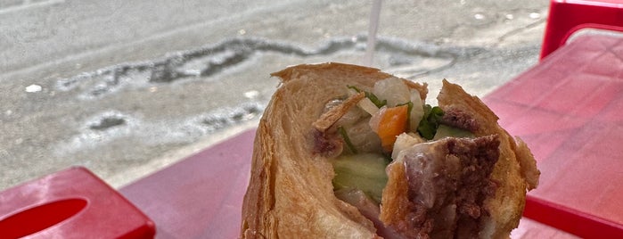 Bánh Mì Hông Hoa is one of Gianfrancoさんのお気に入りスポット.