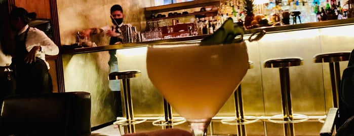 Selva Cocktail Bar is one of Locais curtidos por Vanessa.