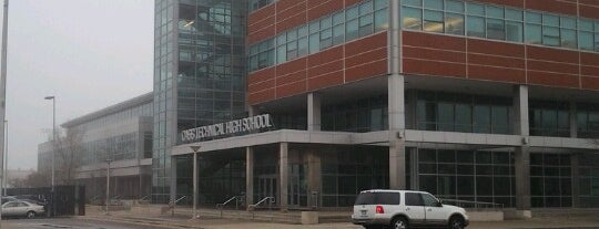 Cass Tech High School is one of Sabrinaさんのお気に入りスポット.