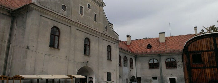 Hrad Modrý Kameň is one of Tipy na výlety v Banskobystrickom kraji.