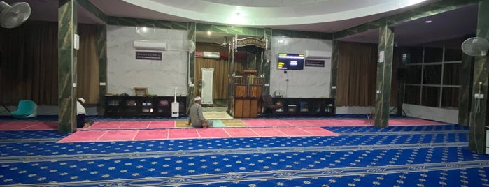 Masjid Kg Merapoh is one of ruoni.