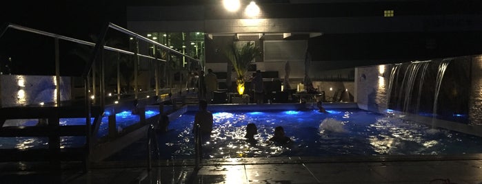 Piscina Royal Rio is one of Posti che sono piaciuti a MBS.