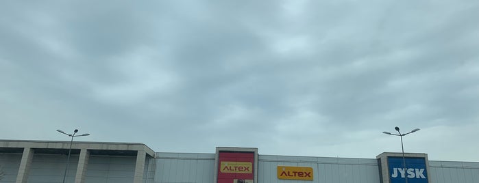 Altex is one of Altex România.