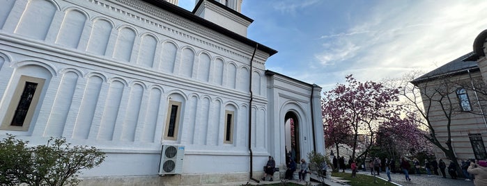 Mânăstirea "Sfânta Troiță" - "Radu Vodă" is one of Lieux qui ont plu à Ruud.