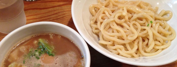 日の出らーめん 住吉分店 is one of ラーメン.