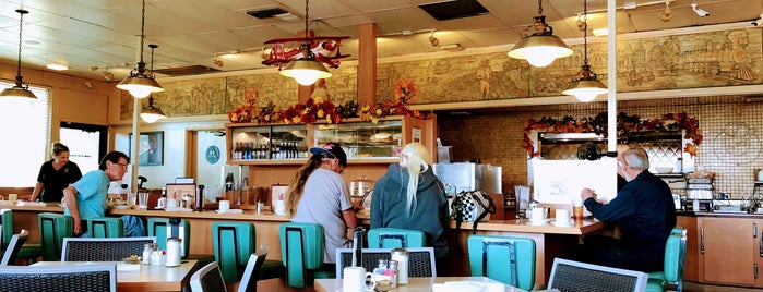 Milt's Coffee Shop is one of The 15 Best Places for Cake in Bakersfield.