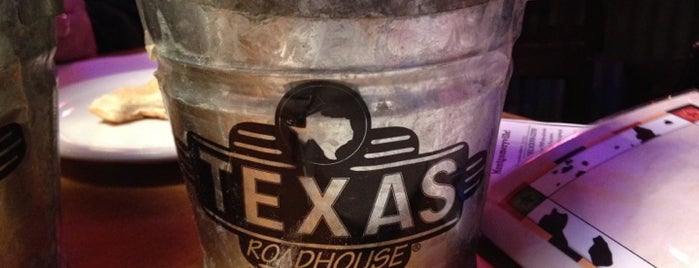 Texas Roadhouse is one of สถานที่ที่ Brett ถูกใจ.