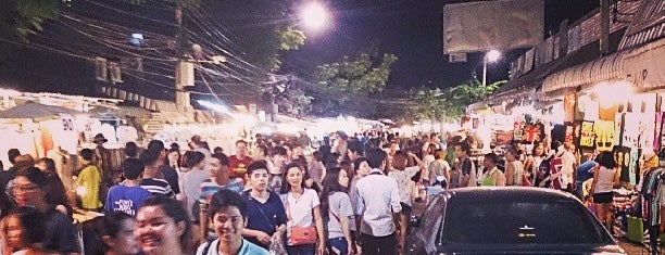Chatuchak Wholesale Night Market (ตลาดนัดขายส่ง) is one of Thailand.